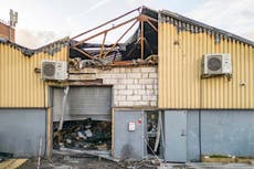 Tribunal británico condena a 3 hombres por incendio vinculado a Rusia