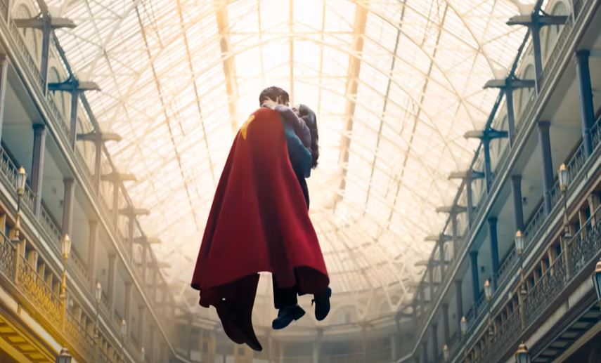 La junta de certificación cinematográfica de la India censuró un beso entre Superman y Lois Lane en el estreno en cines de la nueva película