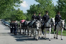 Ejército de EEUU pondrá fin a la mayoría de sus programas ceremoniales con caballos