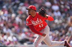 Dodgers suben al relevista Alexis Díaz de menores tras un mes de adquirirlo de los Rojos
