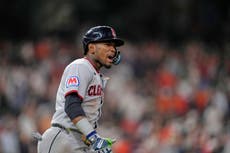 Grand slam de Martínez en la 10ma entrada da triunfo a los Guardianes sobre Astros