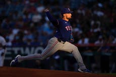 Nathan Eovaldi brilla y la ofensiva de los Rangers aplasta 13-1 a los Angelinos