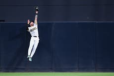 Jonrón de Arraez y atrapadas de Merrill y Tatis dan a Padres victoria 1-0 sobre Diamondbacks