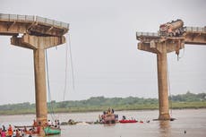 El colapso de un puente deja nueve muertos en el estado de Gujarat, India