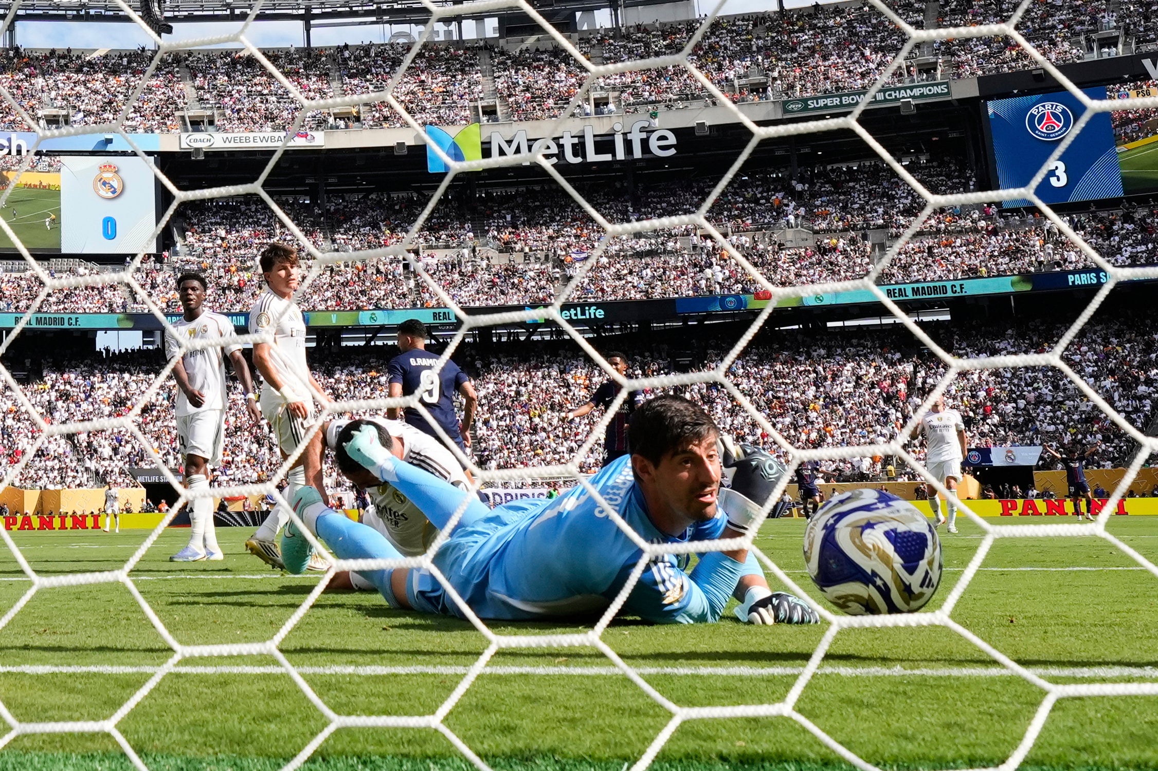 Tras debacle 4-0 ante PSG, Alonso apunta construir un Real Madrid que 'juegue como una unidad'