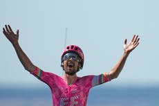 Healy gana la montañosa etapa 6 Van der Poel toma el maillot amarillo de Pogačar
