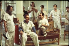 Michael Douglas y Danny DeVito recuerdan “One Flew Over the Cuckoo’s Nest” en su 50 aniversario