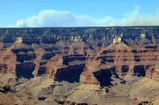 Incendios forestales obligan a evacuaciones en dos parques nacionales del oeste de EEUU
