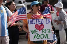 Apoyo a la inmigración en EEUU alcanza máximo histórico, aun entre los republicanos: encuesta