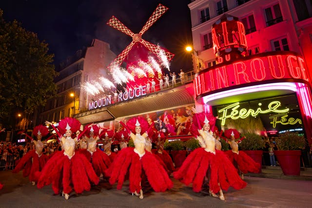 MOULIN ROUGE