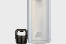 Walmart retira 850,000 botellas de agua por riesgo de lesiones graves