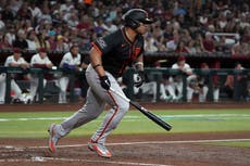 Devers, bateador designado de Gigantes, sufre lesión de disco en la espalda