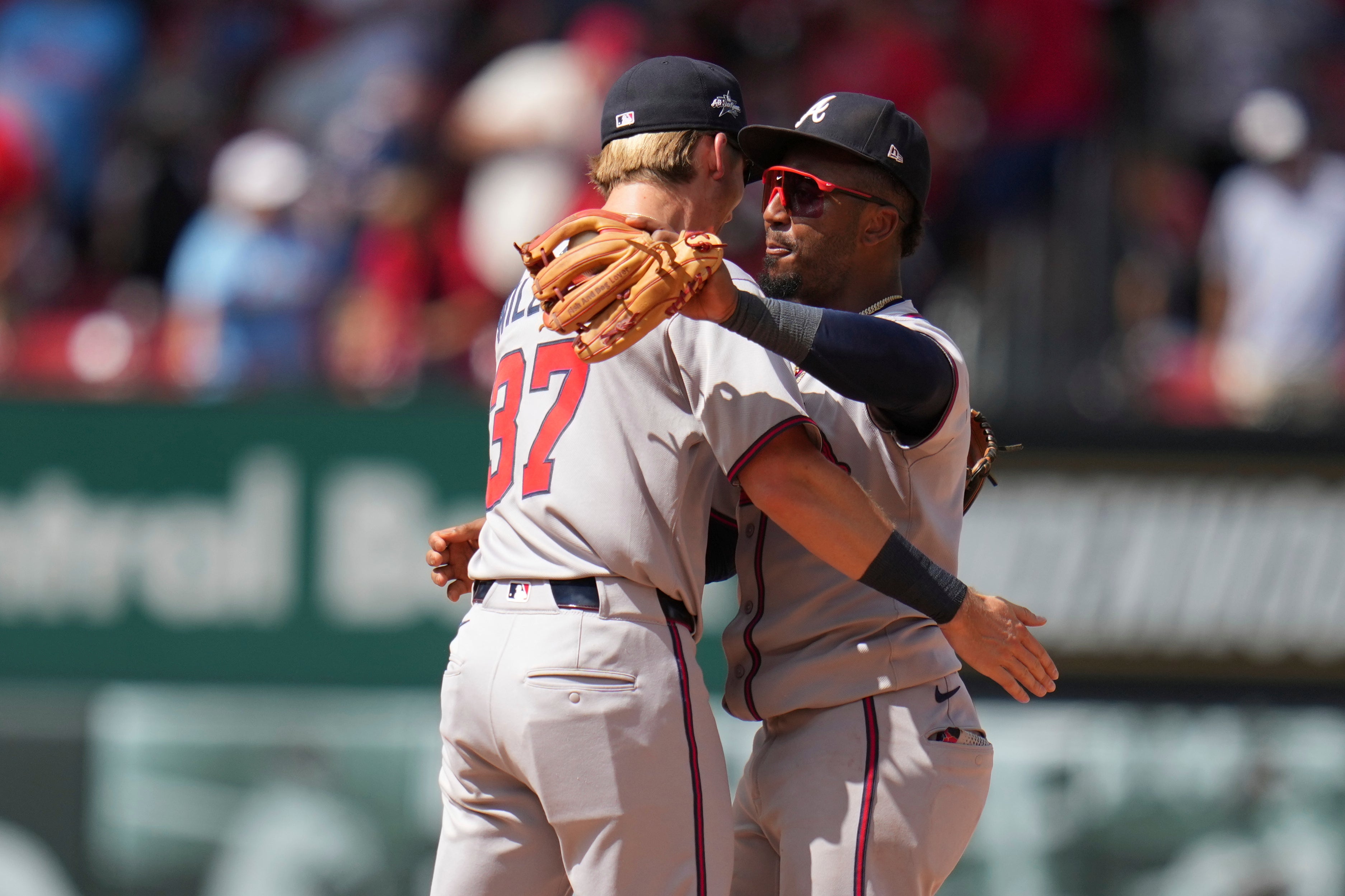 BRAVOS CARDENALES