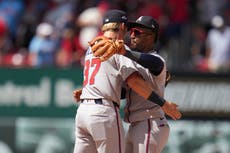 Alvarez anota la carrera ganadora y Bravos conectan tres HR para vencer a Cardenales