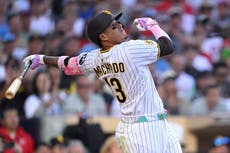 Los 2 jonrones de Merrill contra Wheeler ayudan a Padres a vencer 5-4 a Filis