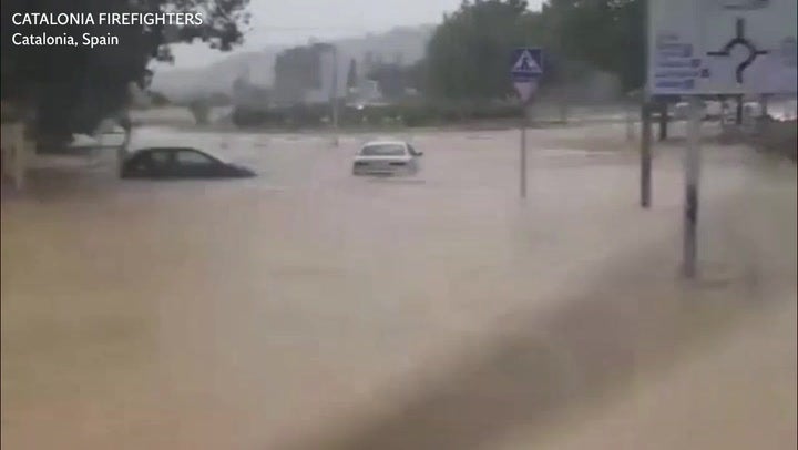 El seísmo se suscitó un día después de que España sufriera fuertes lluvias e inundaciones repentinas