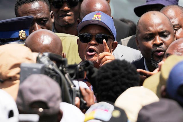 SUDAFRICA MINISTRO DE POLICIA