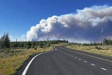 Se propaga rápidamente incendio que consumió albergue histórico en el Gran Cañón