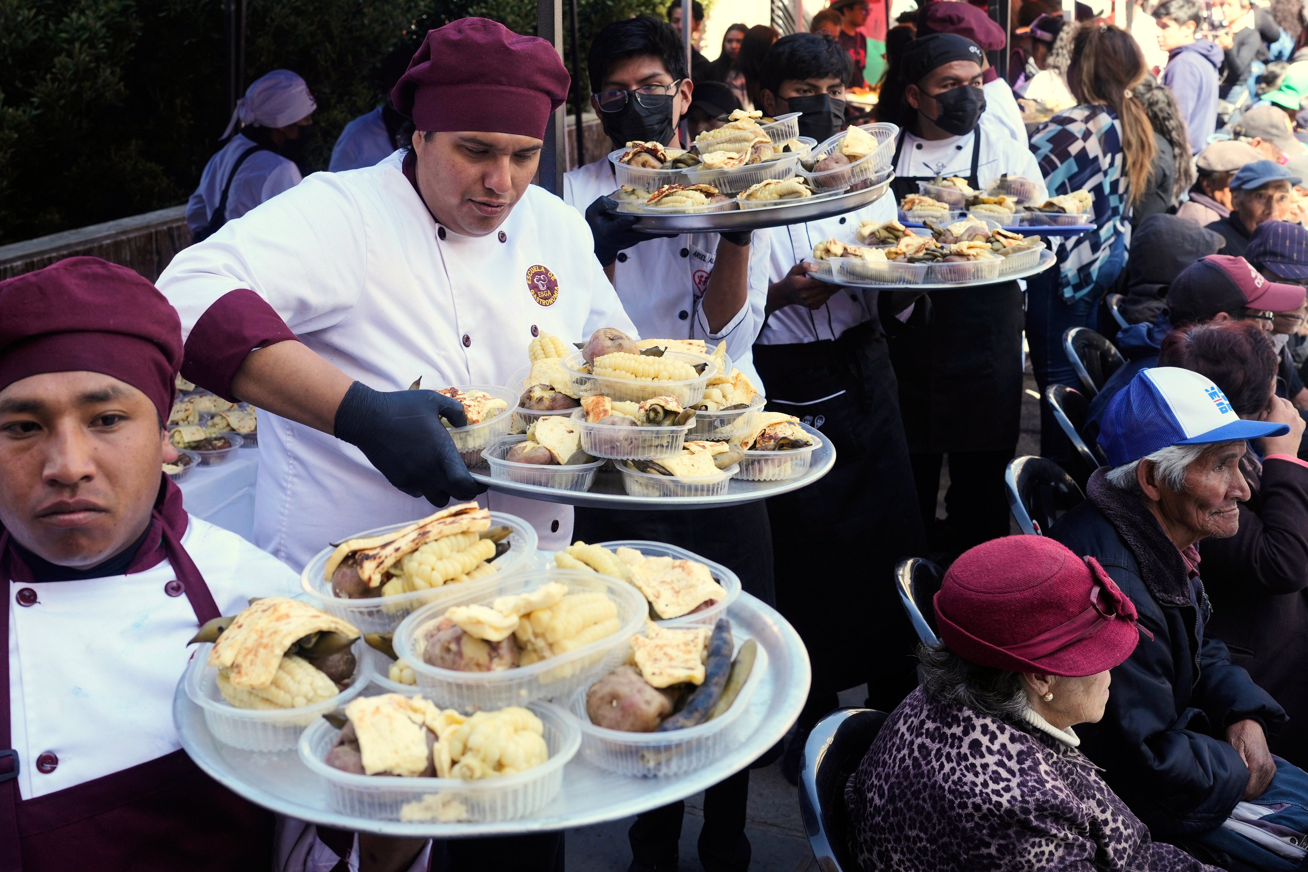 BOLIVIA-PLATO TÍPICO