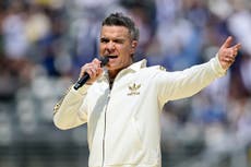 Robbie Williams habla del avance de la demencia de su madre: “No sabe quién soy”