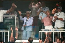 Grandes Ligas honran a Hank Aaron al recrear su jonrón 715 durante el Juego de Estrellas