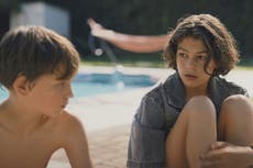 El primer amor de un chico gay es retratado en “Young Hearts”