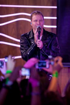 Brian Littrell de Backstreet Boys demanda por intrusos en playa de Florida