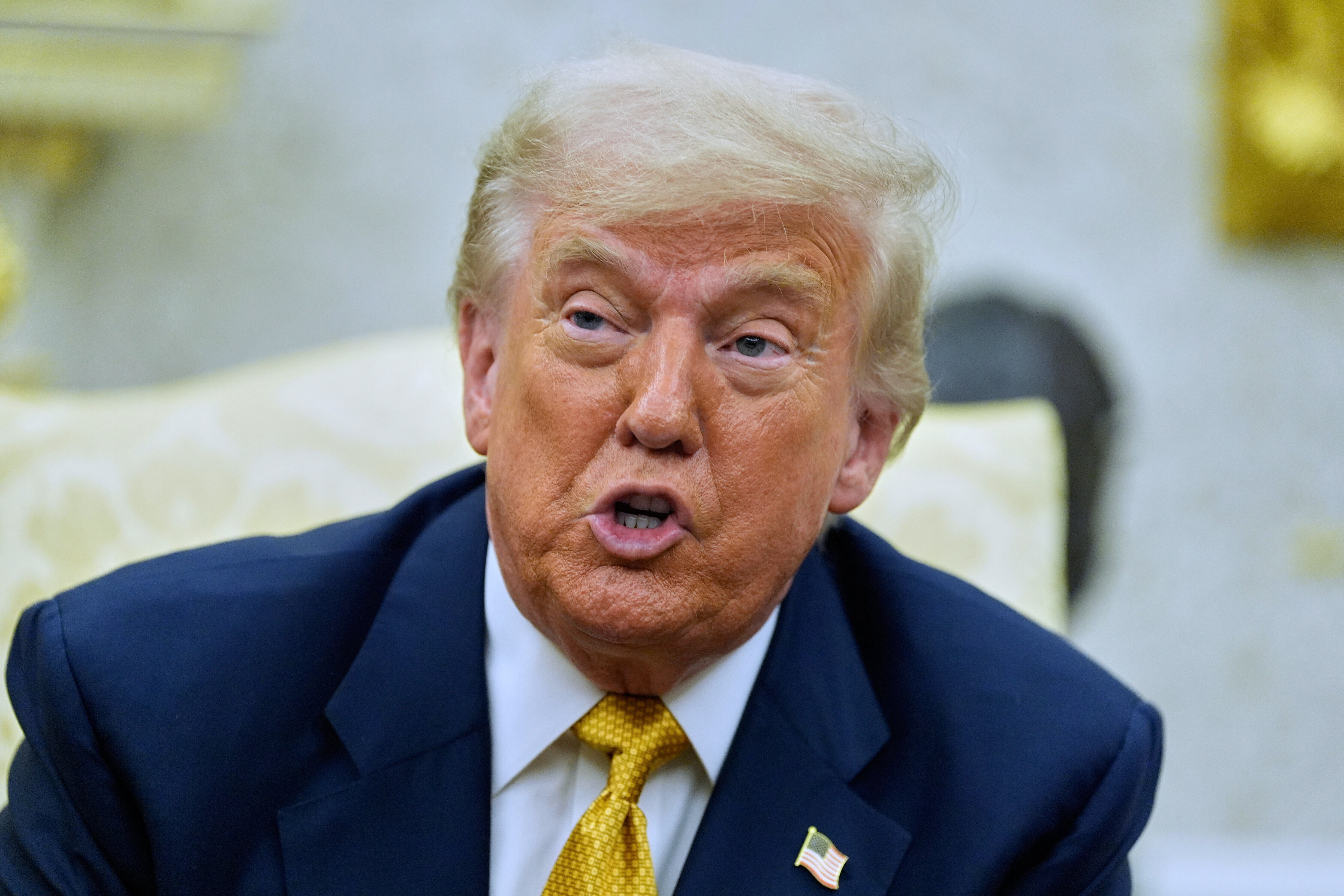 Trump, por su parte, ha rechazado las críticas de quienes cuestionan su promesa incumplida de divulgar los archivos relacionados con Epstein.