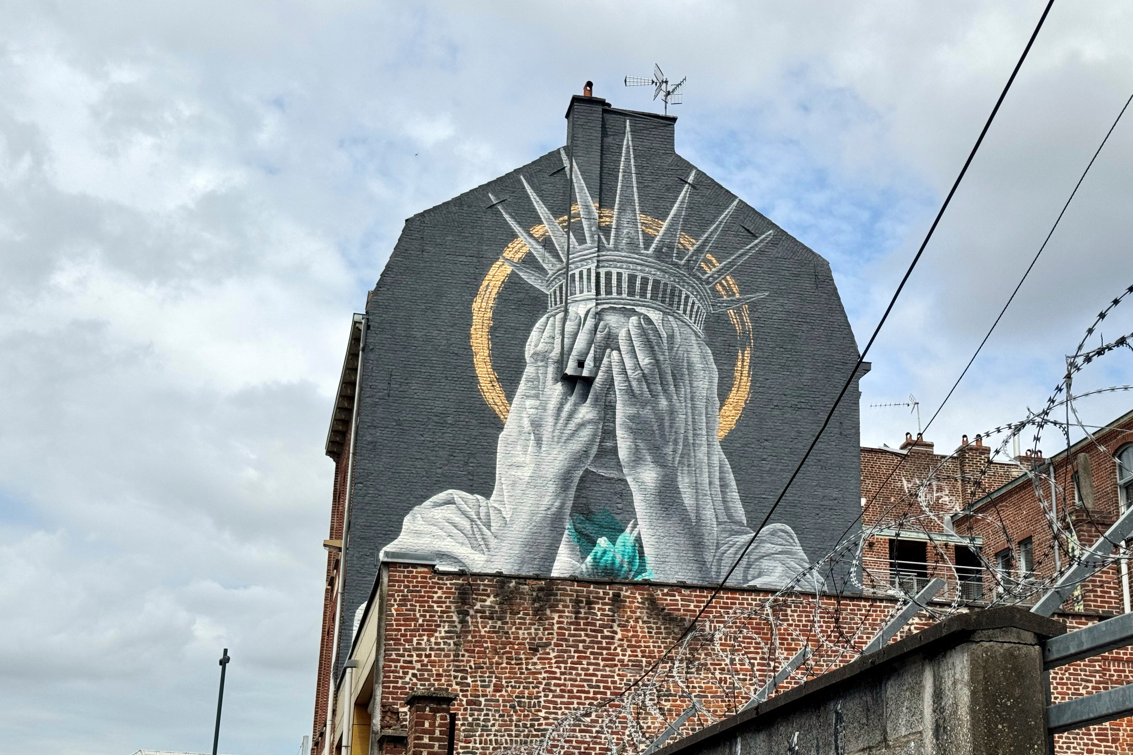 FRANCIA ESTATUA DE LA LIBERTAD MURAL