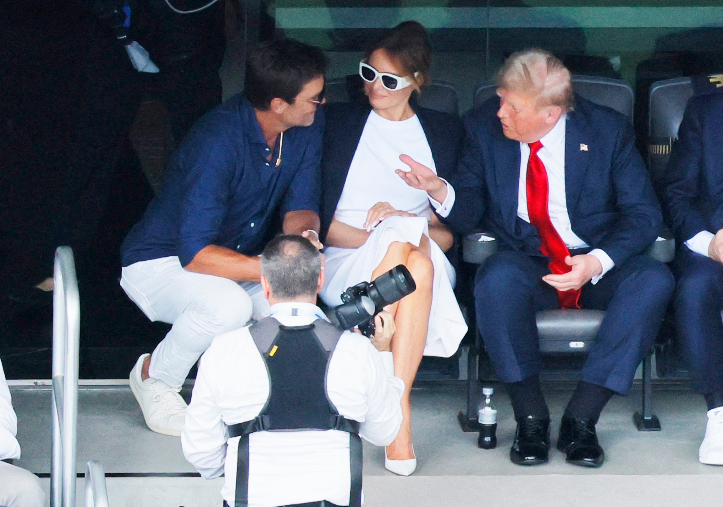 Imágenes del presidente en la Copa Mundial de Clubes de la FIFA, en las que se ven sus piernas hinchadas