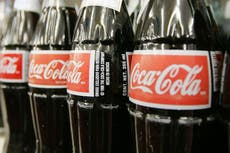 Trump dice que Coca-Cola usará azúcar de caña, pero consumidores prefieren refrescos sin endulzantes