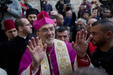 Líderes católicos y ortodoxos griegos visitan Gaza tras ataque israelí a iglesia