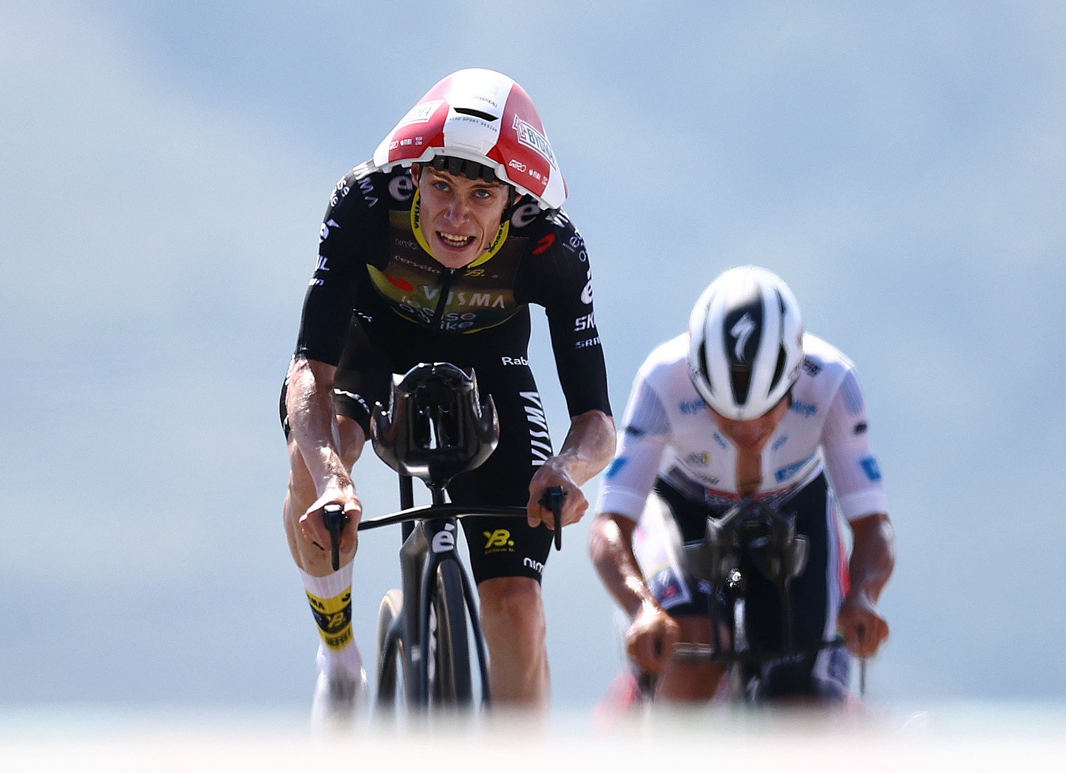 Vingegaard alcanzó a Evenepoel y amplió su ventaja en la segunda posición