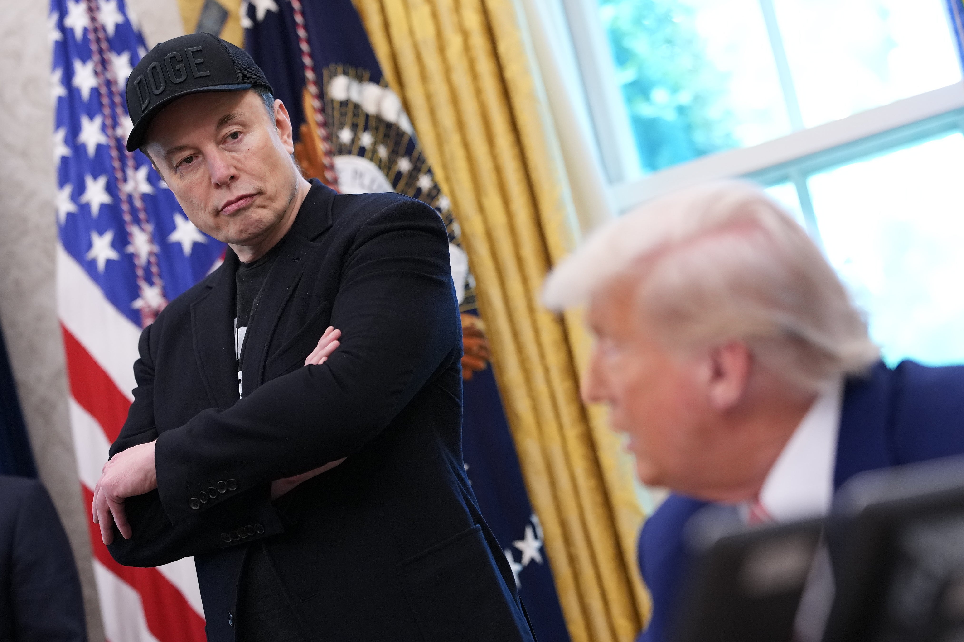 Elon Musk ha arremetido constantemente contra Trump por sus supuestos vínculos con Epstein y sugirió el lunes en X que el presidente indultaría a Ghislaine Maxwell, asociada de Epstein, si abogaba por su reputación
