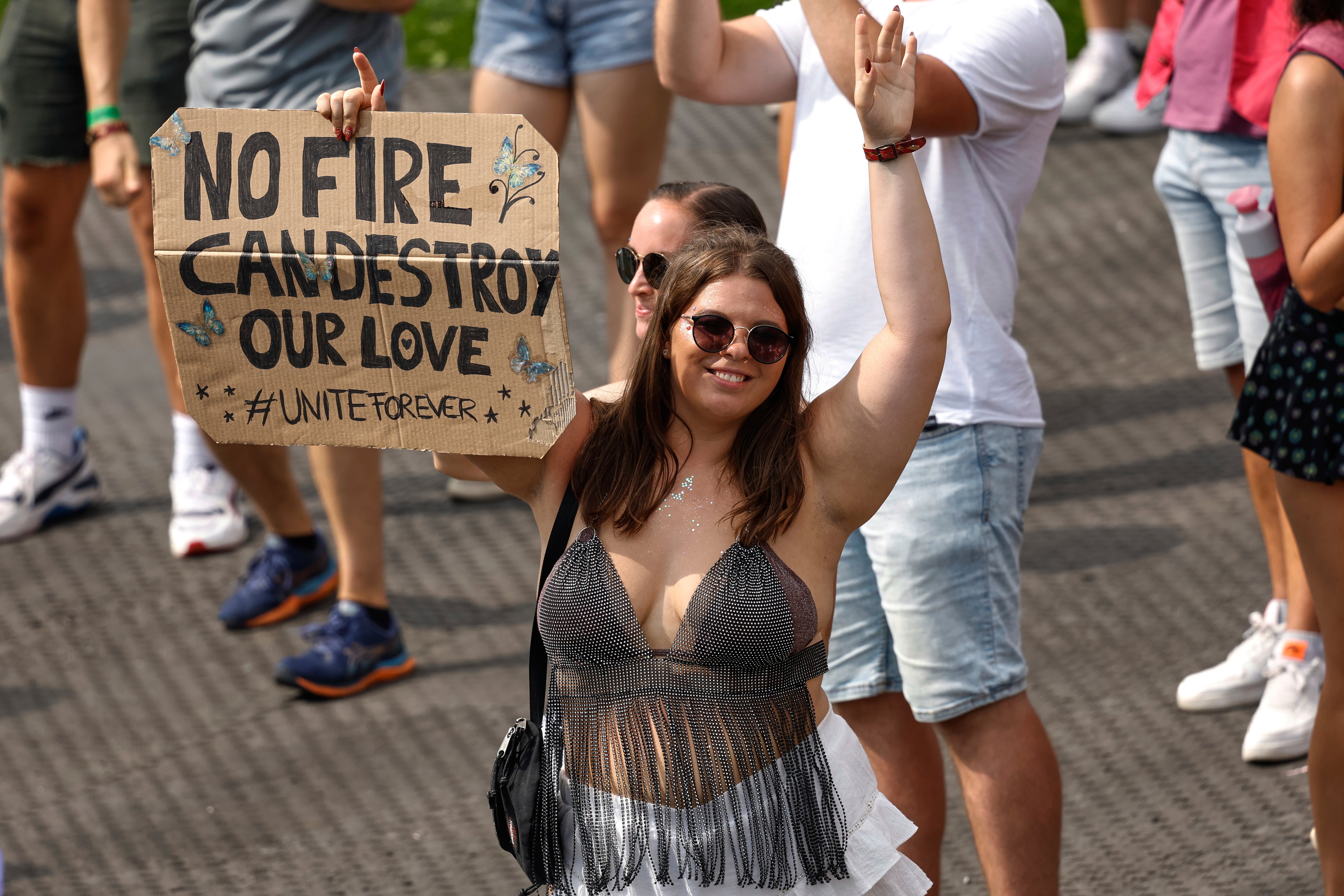 TOMORROWLAND-INCENDIO