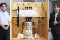 Catedral de Nagasaki bendice campana que reemplaza una destruida por la bomba atómica de EEUU