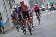 Arensman gana la etapa más dura del Tour de Francia tras un agotador esfuerzo en solitario