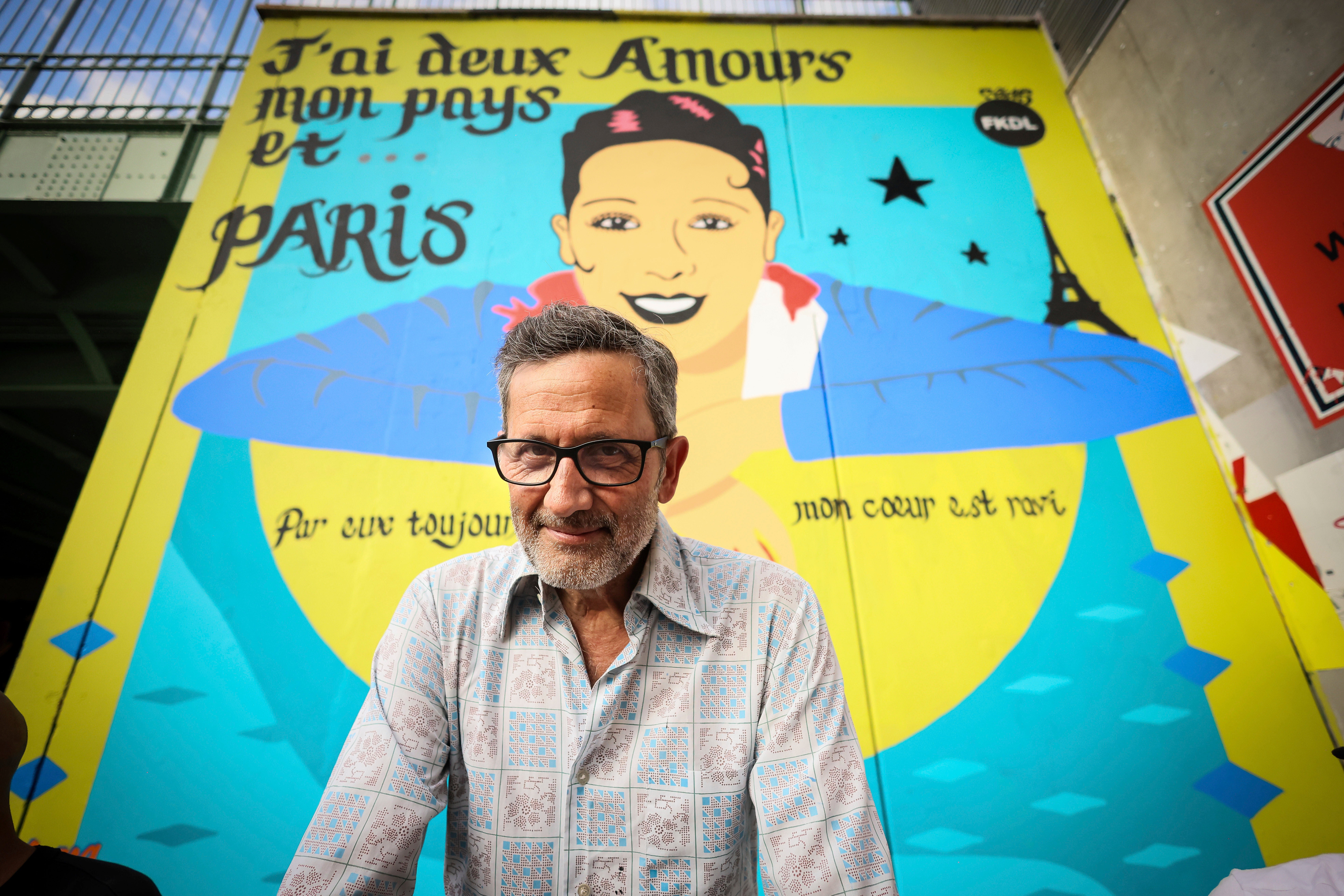 Develan en París mural de Josephine Baker para honrar su legado