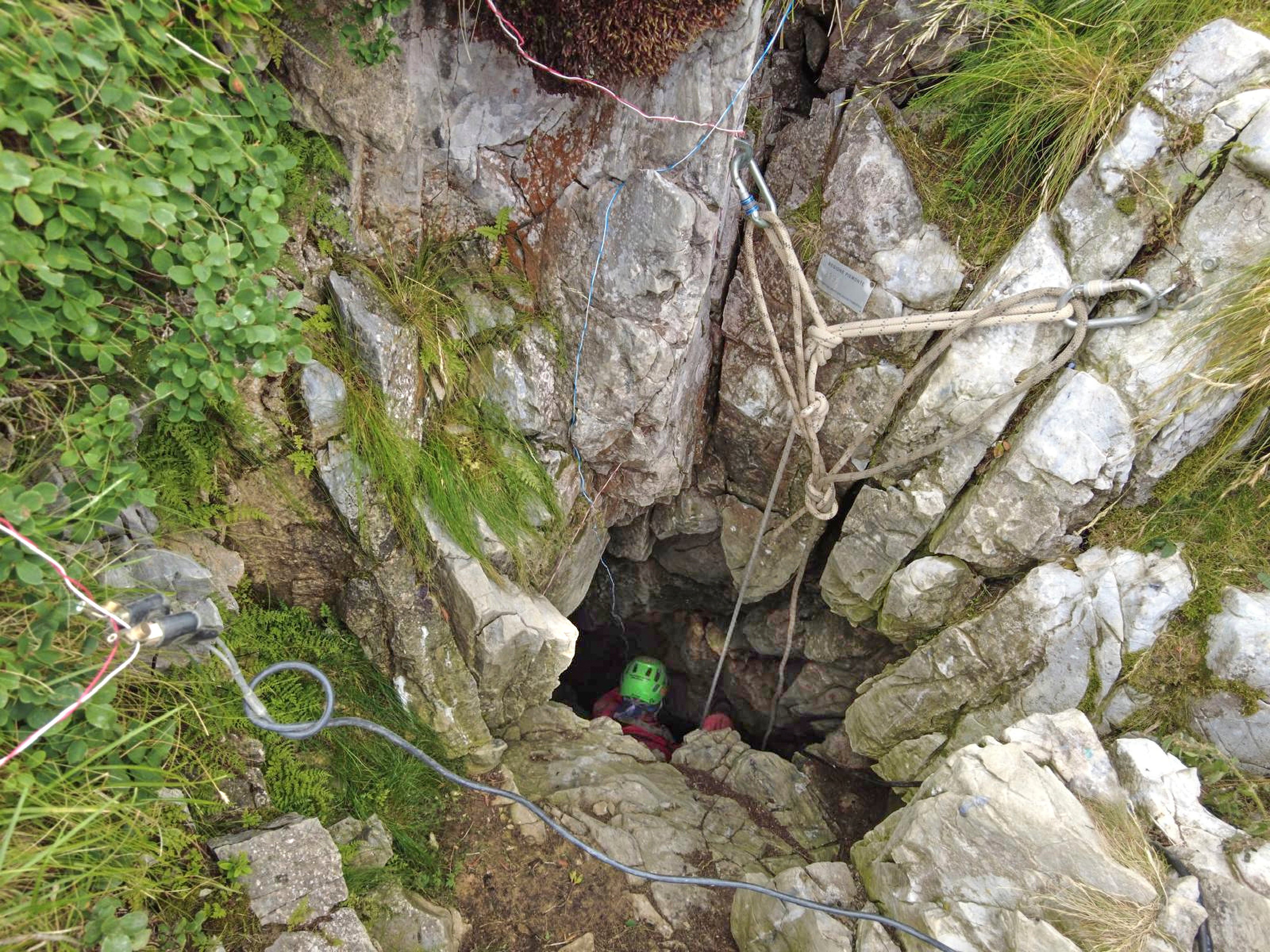 ITALIA-RESCATE EN CUEVA