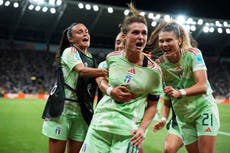 Italia está a un triunfo de final de Euro femenina, tres años después de abrirse al profesionalismo