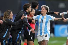 Argentina clasifica a semifinales de la Copa América Femenina tras vencer por la mínima a Perú