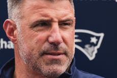 Mike Vrabel 'no se anda con rodeos' al afrontar su primer campamento como entrenador de los Patriots