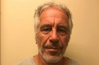 Epstein, un acaudalado financiero y delincuente sexual convicto, murió en prisión en 2019