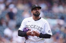 Germán Márquez de los Rockies tiene tendinitis y podría ir a la lista de lesionados
