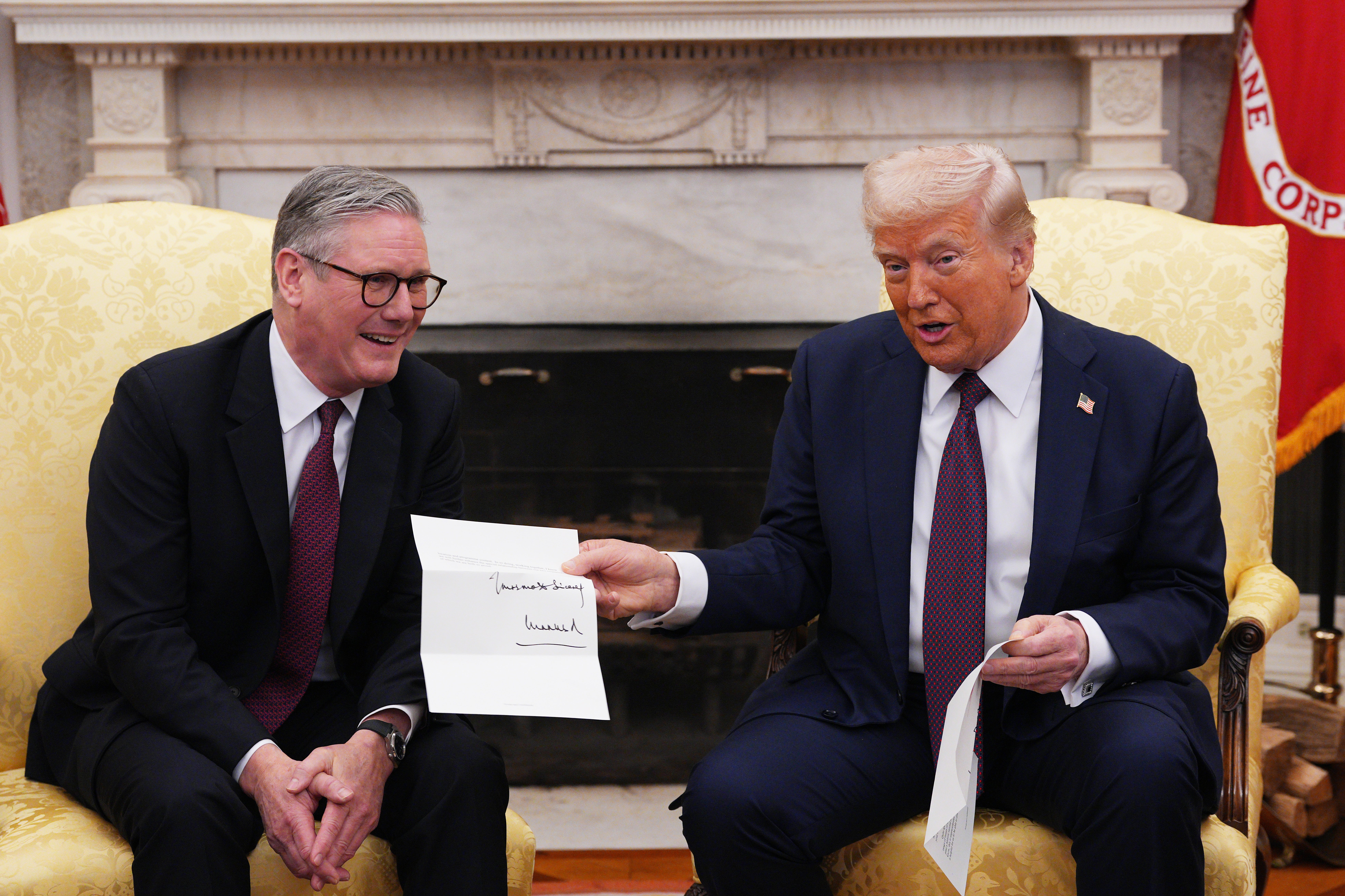 En febrero, Keir Starmer entregó en mano al presidente de EE. UU. una invitación del rey para visitar el Reino Unido