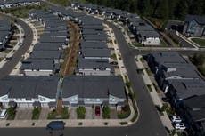 Ventas de viviendas en EEUU caen en junio mientras precios alcanzan nuevos máximos
