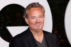 Médico que suministró ketamina a Matthew Perry y lo llamó "idiota" se declarará culpable