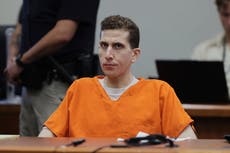 Amor por estudiantes asesinados de Idaho y repudio a Bryan Kohberger marcan audiencia de sentencia