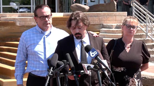 <p>La familia Goncalves criticó el acuerdo alcanzado por la Fiscalía del condado de Latha, Idaho, con el asesino Bryan Kohberger mientras hablaba fuera del tribunal</p>