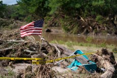 Legisladores de Texas analizan inundaciones catastróficas, pero dicen que no buscan culpar a nadie